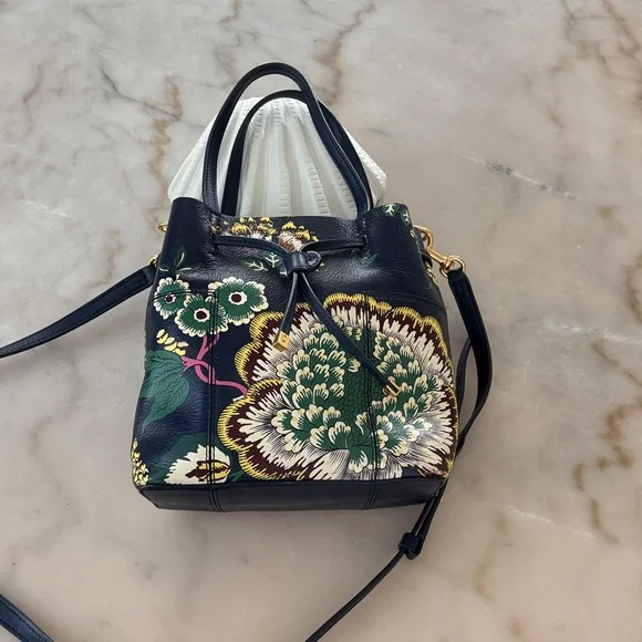 Tory Burch Block-T Printed Small Bucket Bag Navy Happy Times - Picture 8 of 17